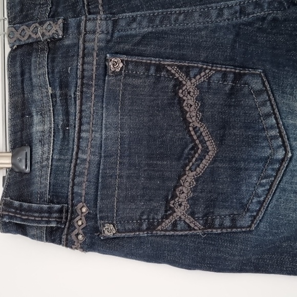 Rose Royce, dark blue denim shorts, rose button and stud details, size 27 5/6 - Picture 9 of 14